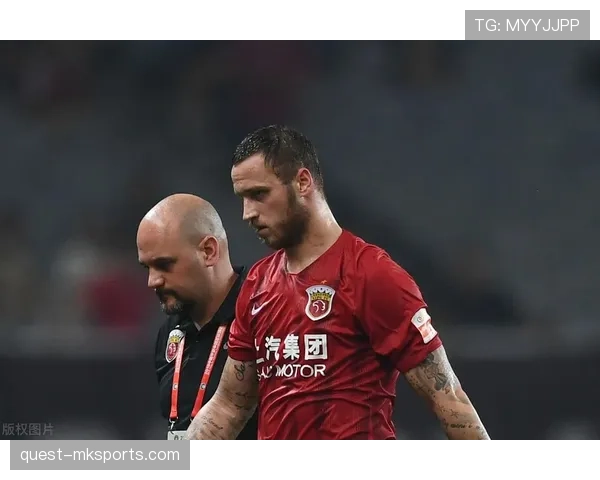 汉堡近期表现稳健,激烈赛季引发球迷热议 汉堡近期表现稳健,激烈赛季引发球迷热议