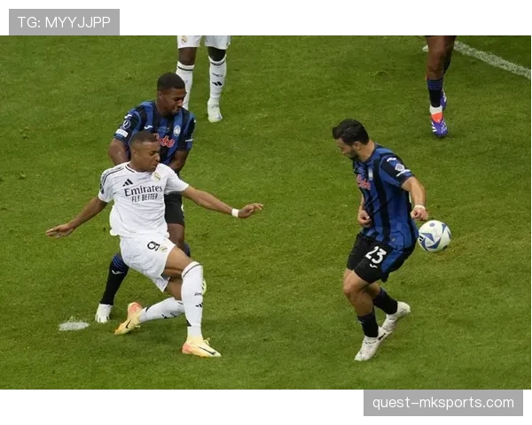 皇马姆巴佩加盟后进攻表现波动,当前阶段球队整体攻势稳定性面临考验 皇马姆巴佩加盟后进攻表现波动,当前阶段球队整体攻势稳定性面临考验