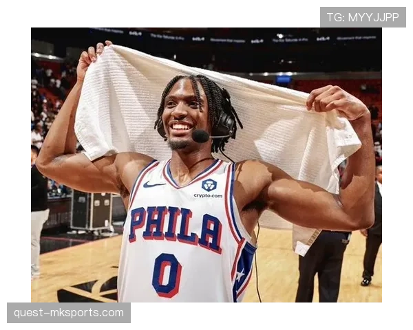 马克西无球跑动效率提升，成76人外线关键得分点