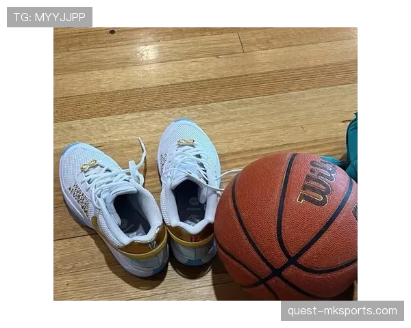 莫兰特又双叒夜店蹦迪了？这回连保镖都拦不住